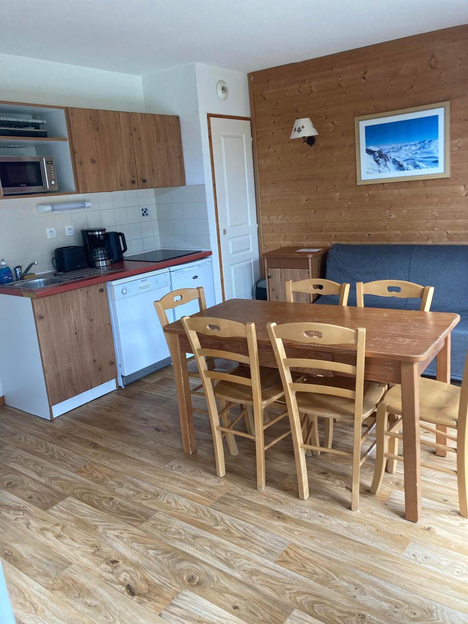 Appartement Pied Des Pistes, Terrasse Wifi Et Parking Chamrousse Exterior photo